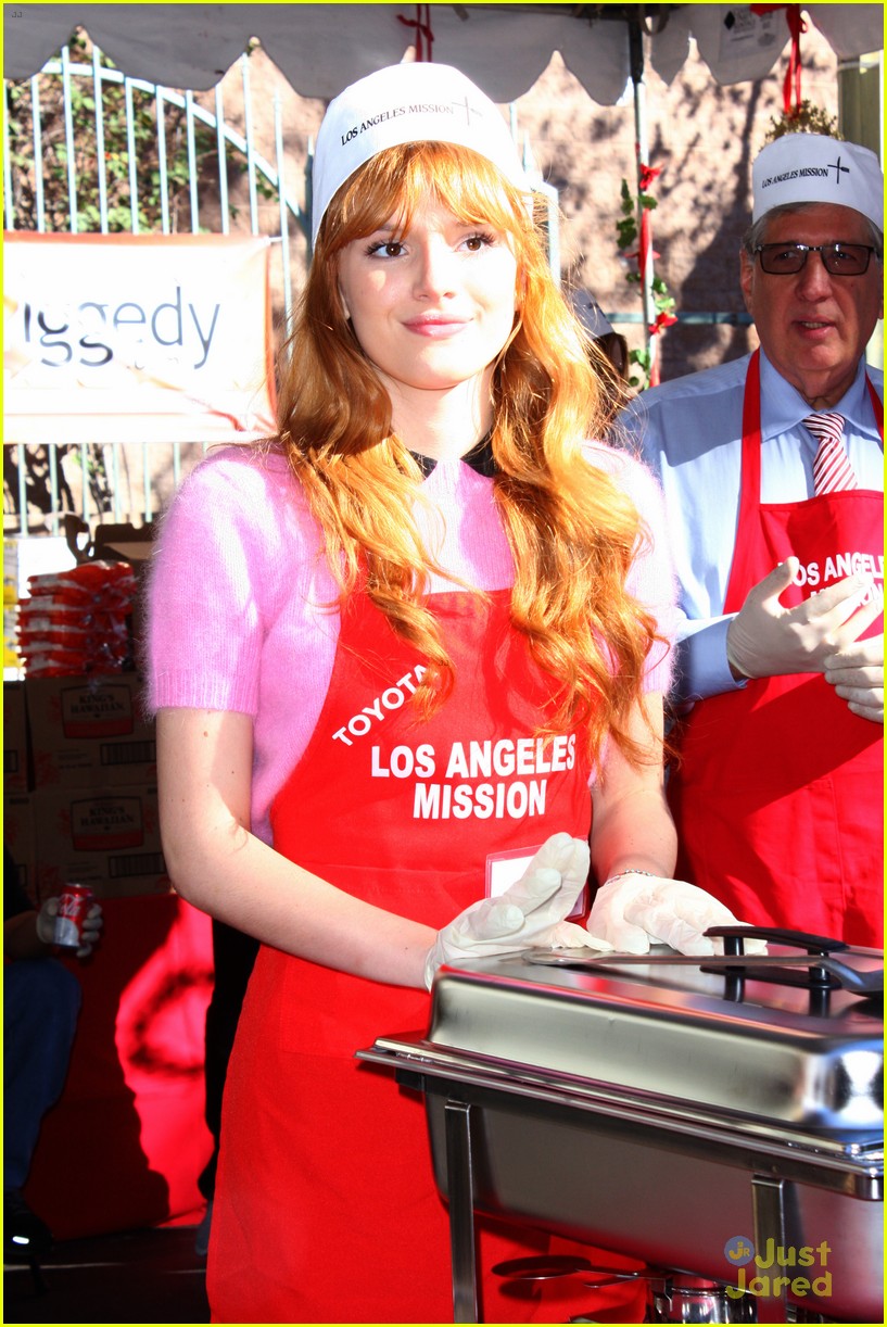 Bella Thorne & Tristan Klier Serve Christmas Dinner at L.A. Mission