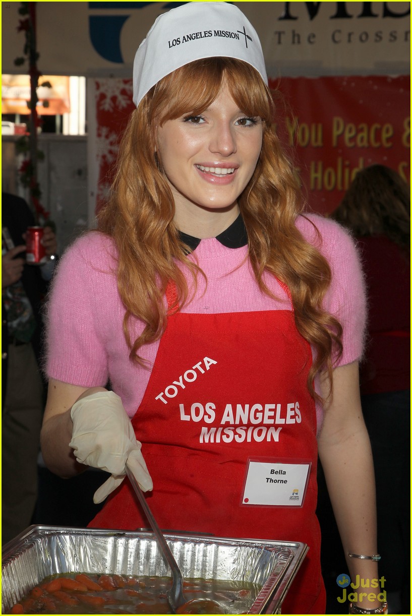 Bella Thorne & Tristan Klier Serve Christmas Dinner at L.A. Mission