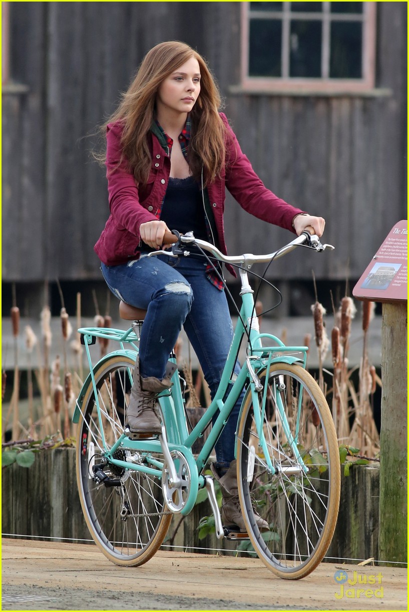 Chloe Moretz Films 'If I Stay' Bike Ride