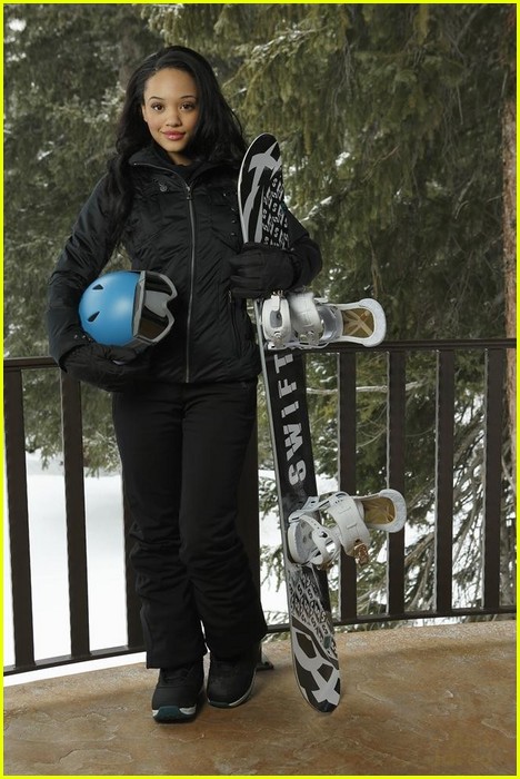 Dove Cameron & Luke Benward: 'Cloud 9' Premieres January 17th!