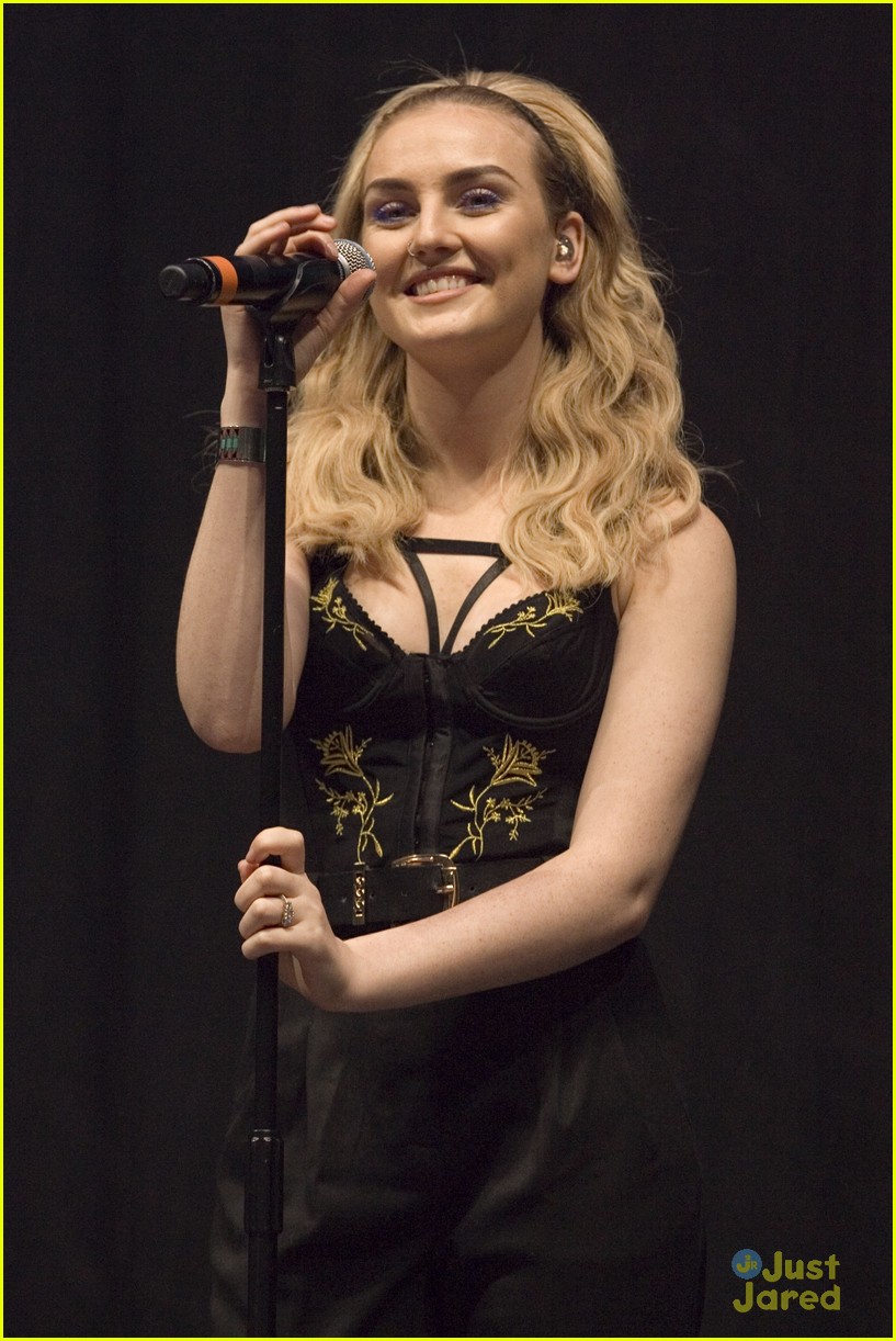 Little Mix: Clyde 1 Live Performance Pics!