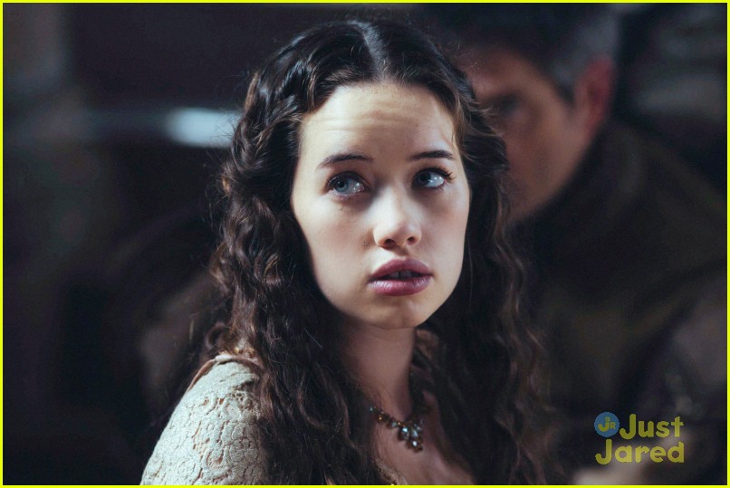 Adelaide Kane & Toby Regbo: 'Reign' Mid-Season Finale Pics!