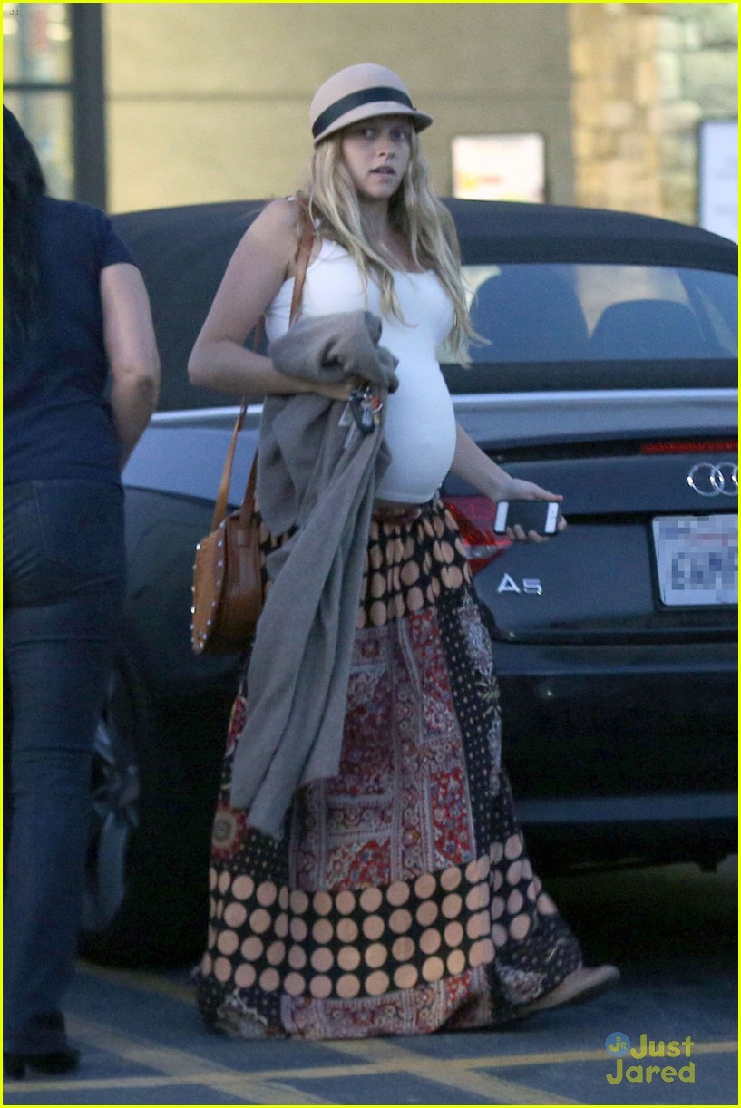 Teresa Palmer Steps Out After Wedding to Mark Webber - See the Ring!