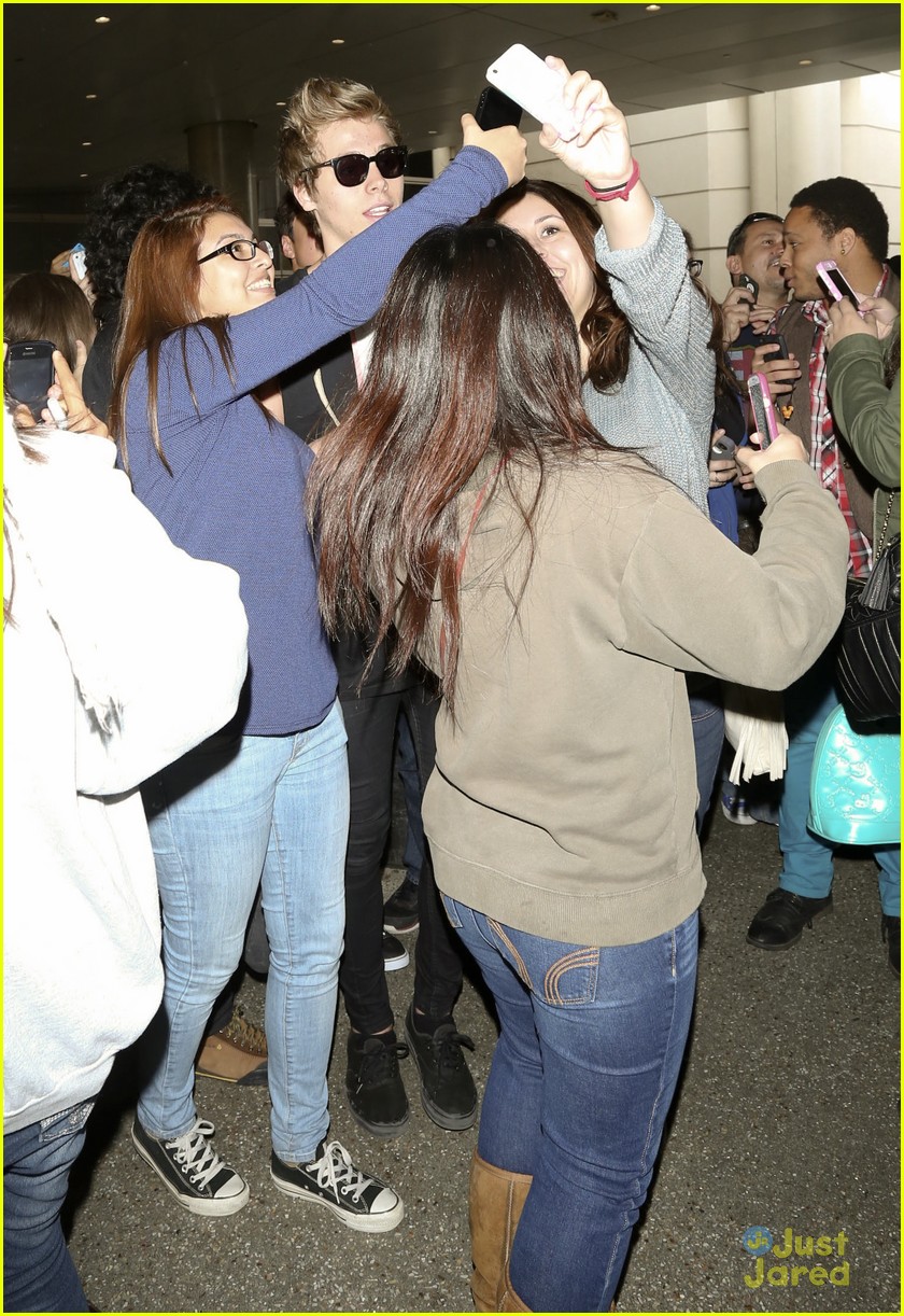 5 Seconds of Summer Cause Fan Frenzy at LAX Airport