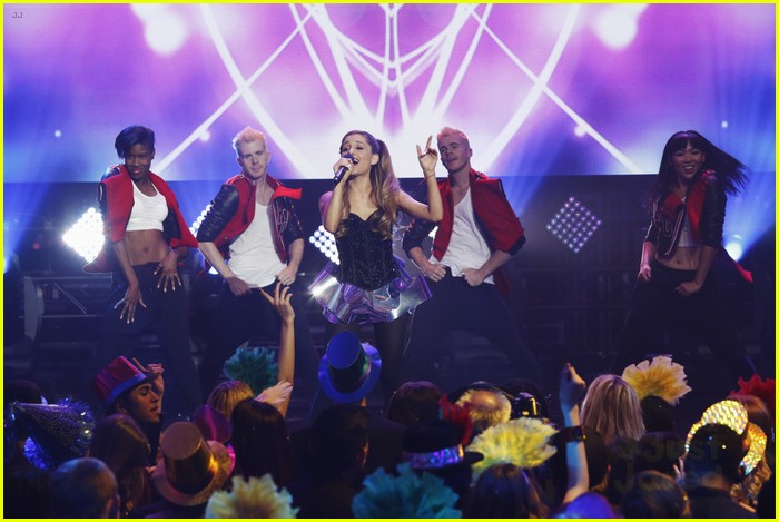Ariana Grande: New Year's Eve 2014 Performances! (Video)