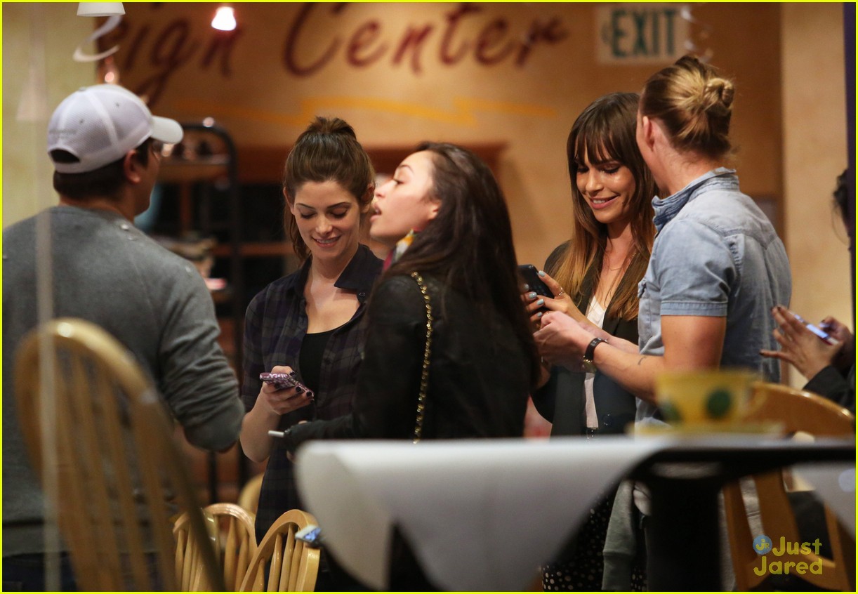 Ashley Greene & Blanda Eggenschwiler: Friday Night Ceramics!