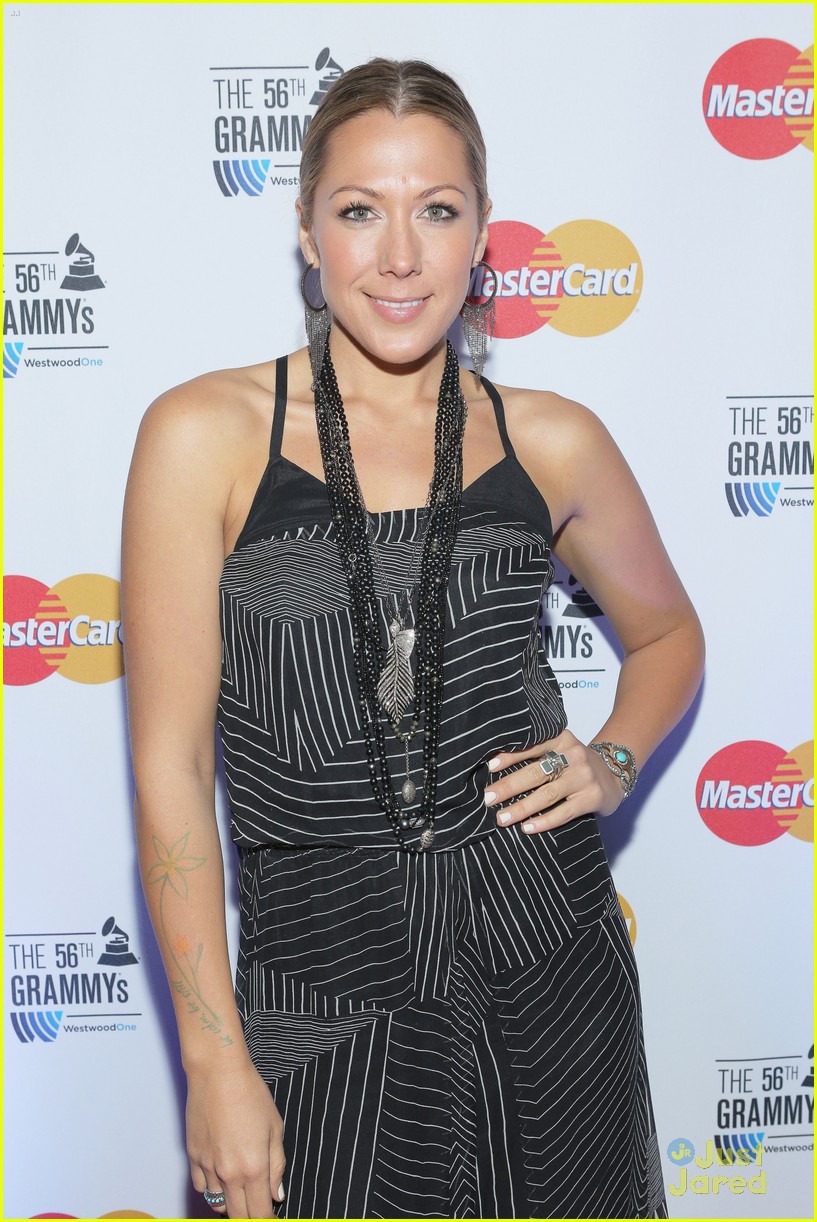 Colbie Caillat - Grammys 2014 Red Carpet