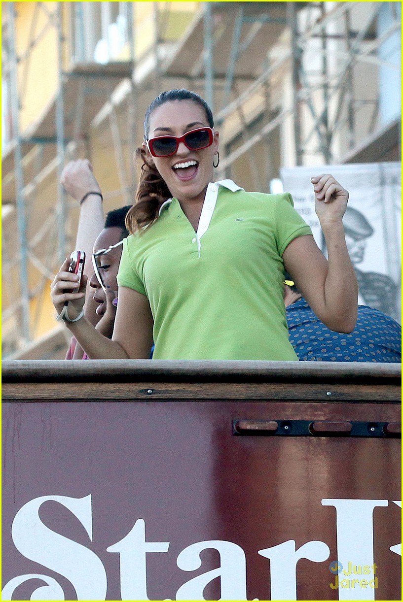 Chord Overstreet & Darren Criss: 'Glee' Films on Double Decker Bus!