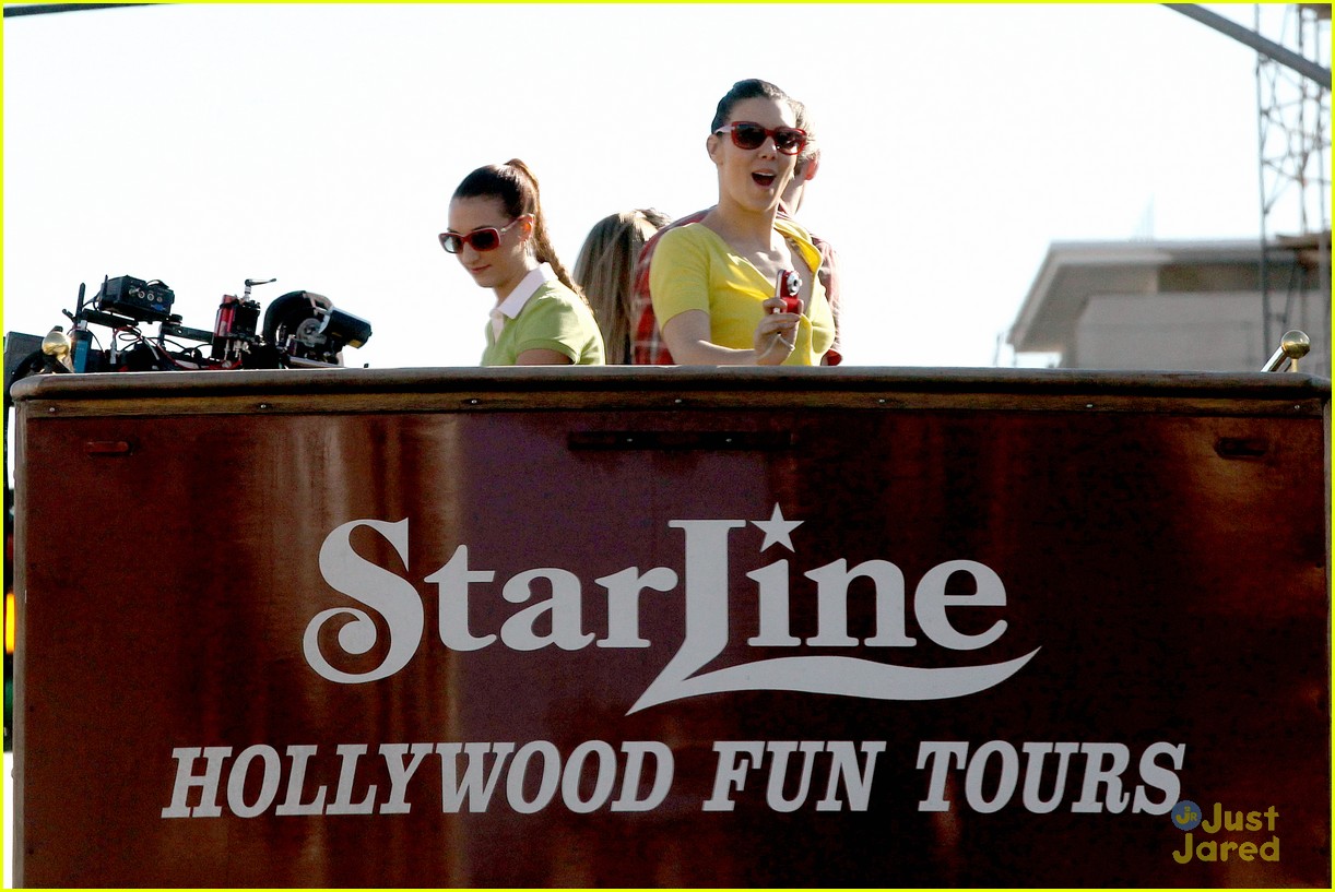 Chord Overstreet & Darren Criss: 'Glee' Films on Double Decker Bus!