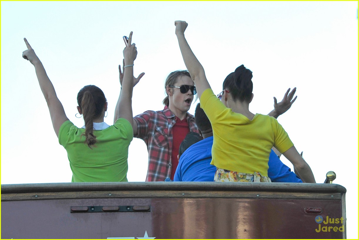 Chord Overstreet & Darren Criss: 'Glee' Films on Double Decker Bus!