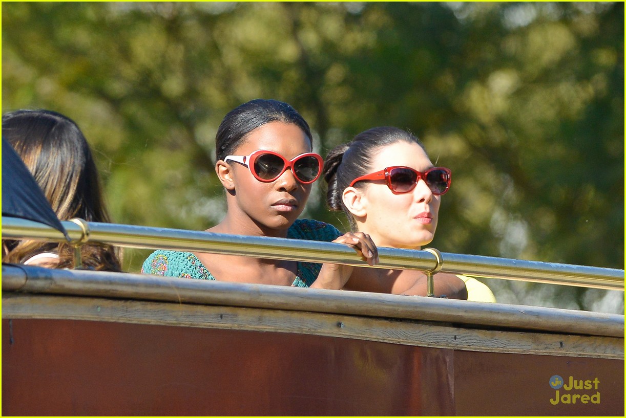 Chord Overstreet & Darren Criss: 'Glee' Films on Double Decker Bus!