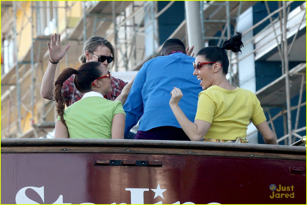 Chord Overstreet & Darren Criss: 'Glee' Films on Double Decker Bus!