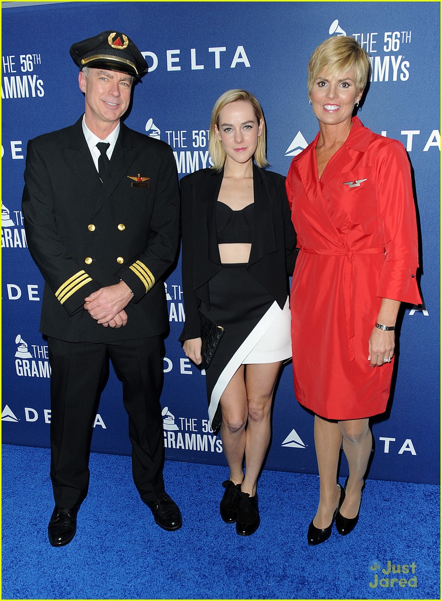 Jena Malone & Julianne Hough: Pre-Grammys Lorde Concert