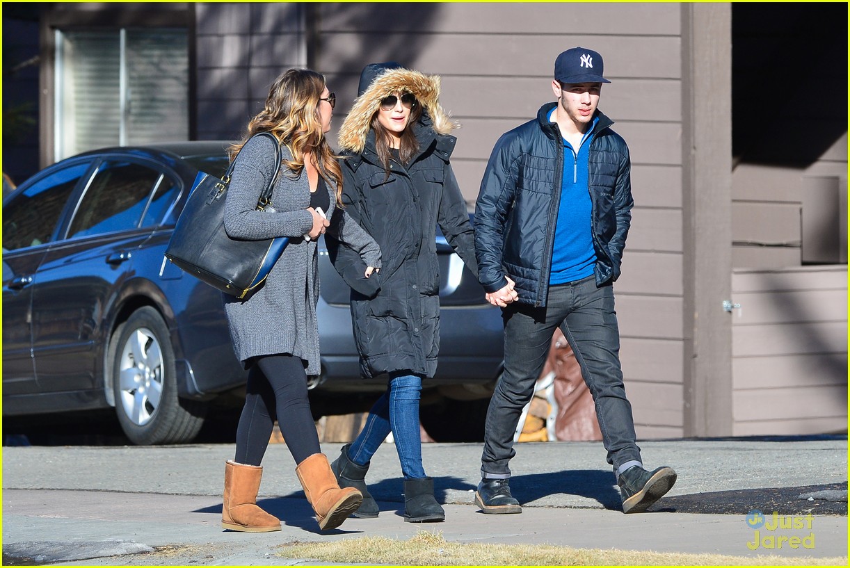 Nick Jonas & Olivia Culpo: Mammoth Mates