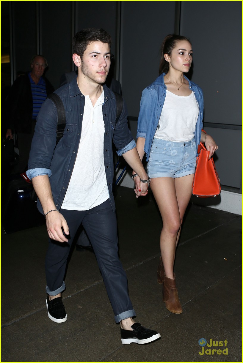 Nick Jonas & Olivia Culpo: Hand-Holding at LAX
