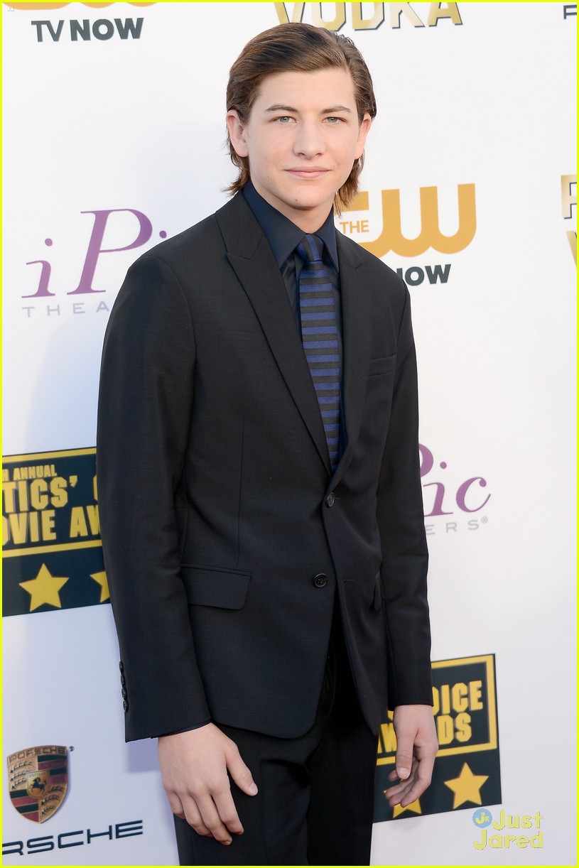 Sophie Nélisse & Adele Exarcholpoulos - Critics Choice Movie Awards 2014