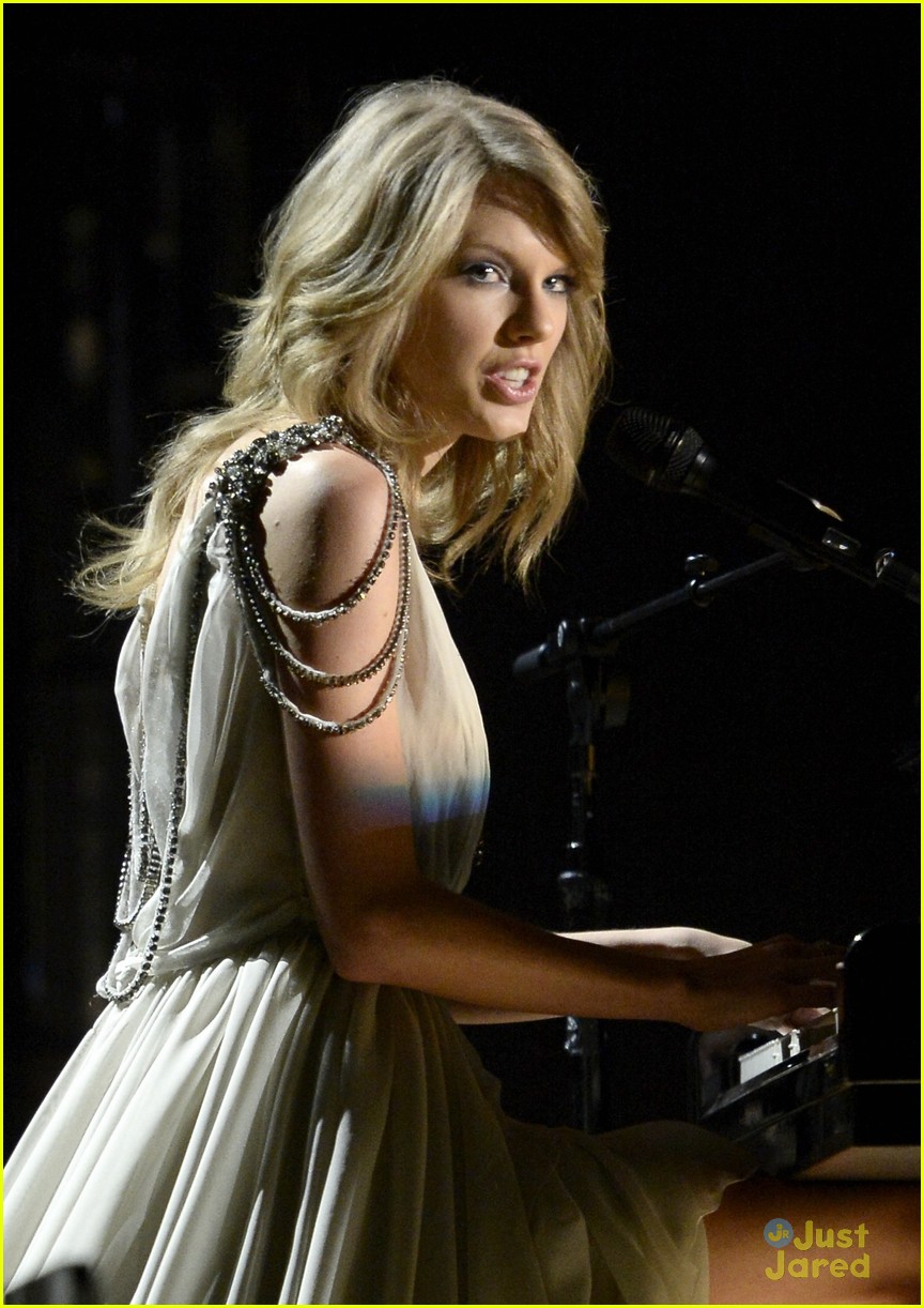 Taylor Swift: 'All Too Well' Performance at Grammys 2014