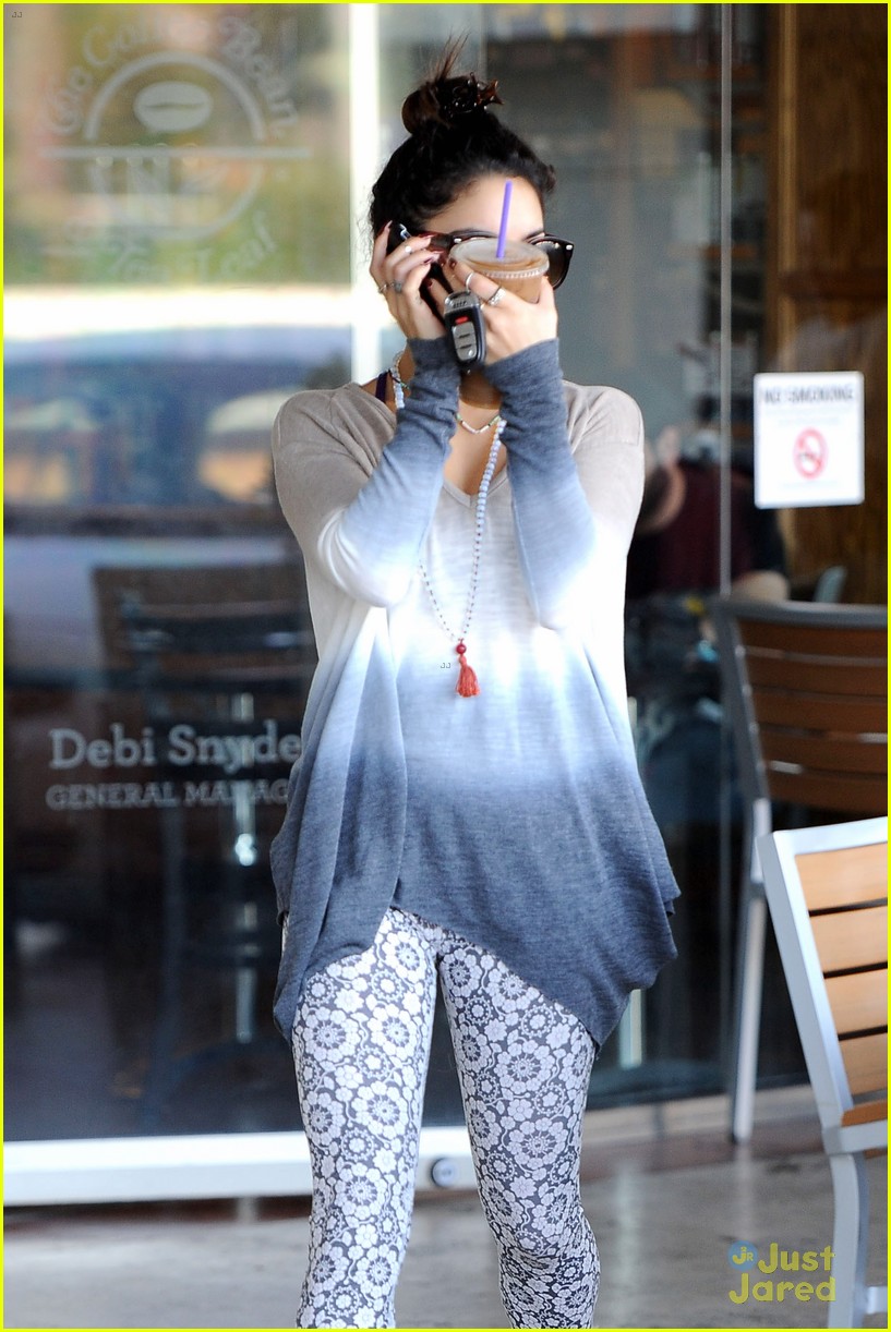 Vanessa Hudgens: Rosario Dawson Found My Driver's License!