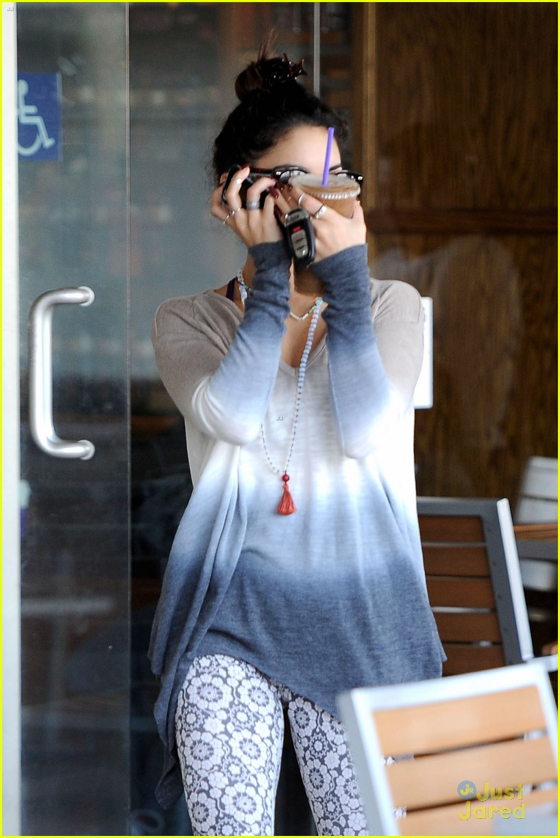 Vanessa Hudgens: Rosario Dawson Found My Driver's License!