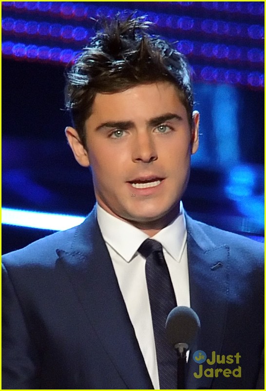 Zac Efron & Michael B. Jordan: People's Choice Awards 2014 with Miles Teller!