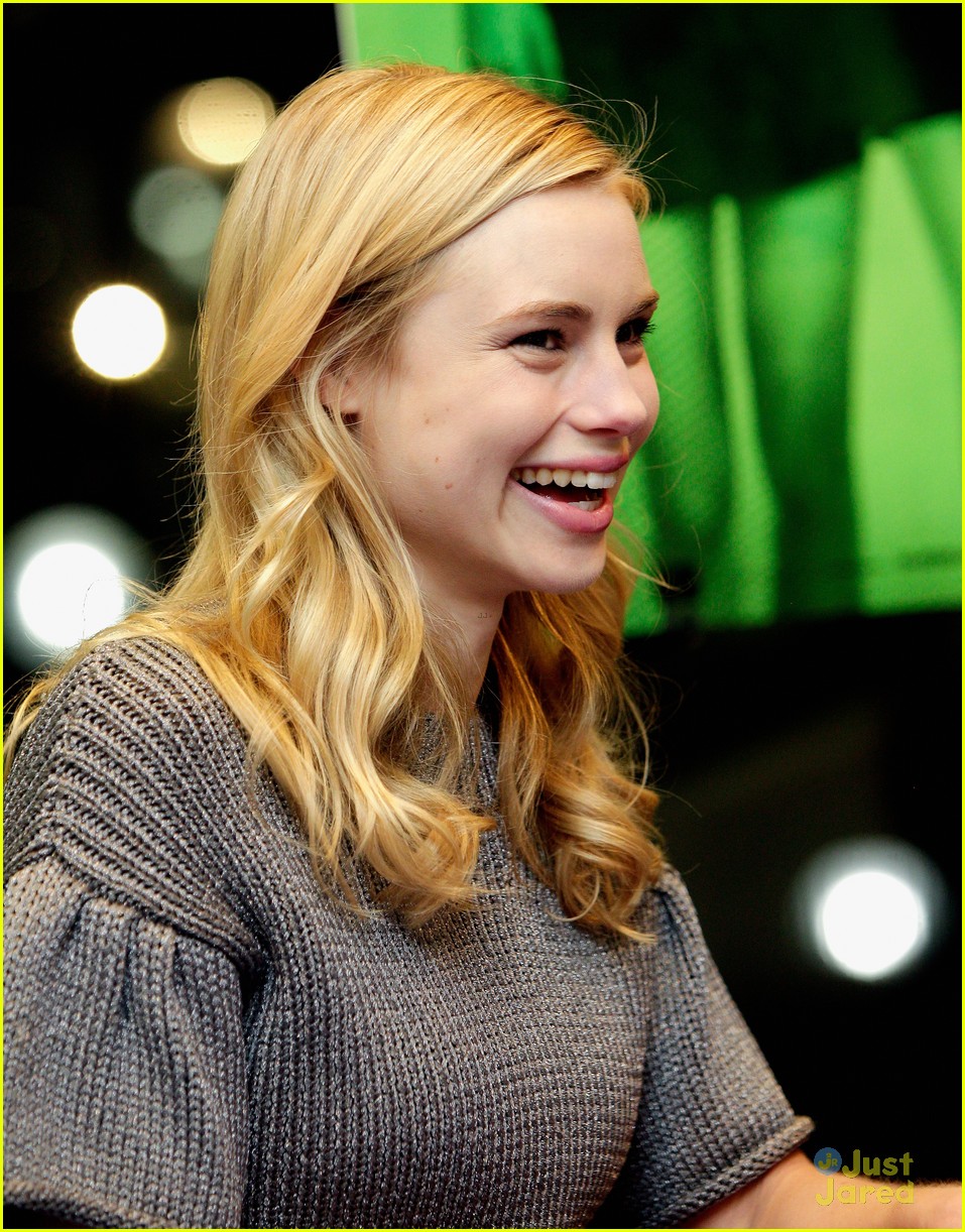 Zoey Deutch & Lucy Fry: 'Vampire Academy' Meet & Greet with Dominic Sherwood