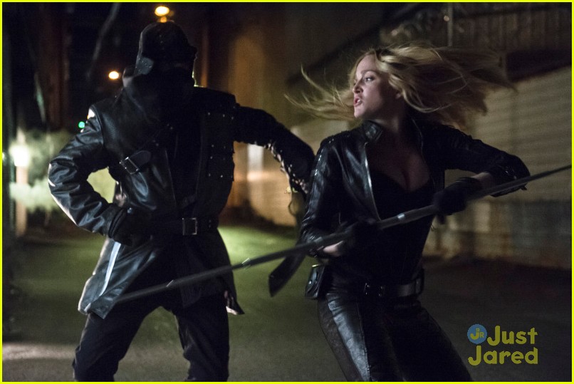 Katie Cassidy & Caity Lotz: Sisters Reunite on 'Arrow'!