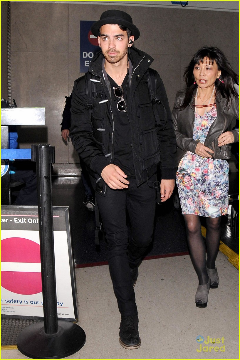 Joe Jonas: The 'Marc Jacobs' Fashion Show Was 'Dreamy'