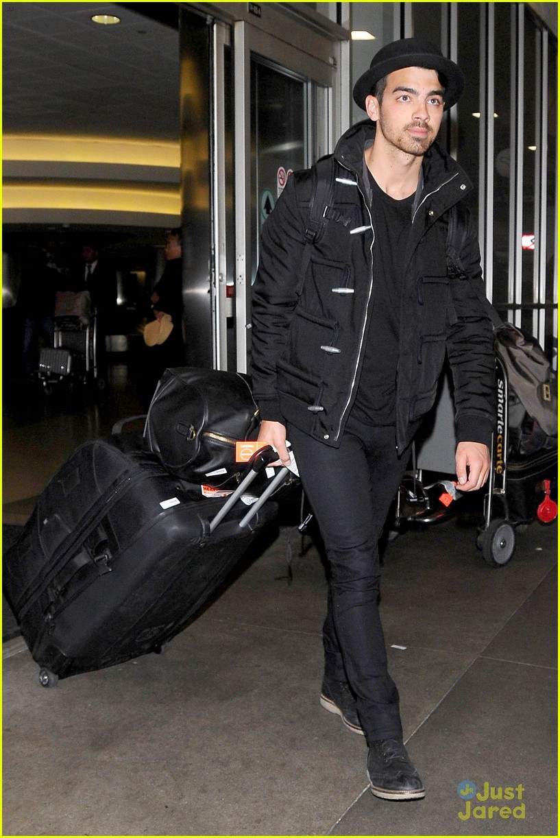 Joe Jonas: The 'Marc Jacobs' Fashion Show Was 'Dreamy'