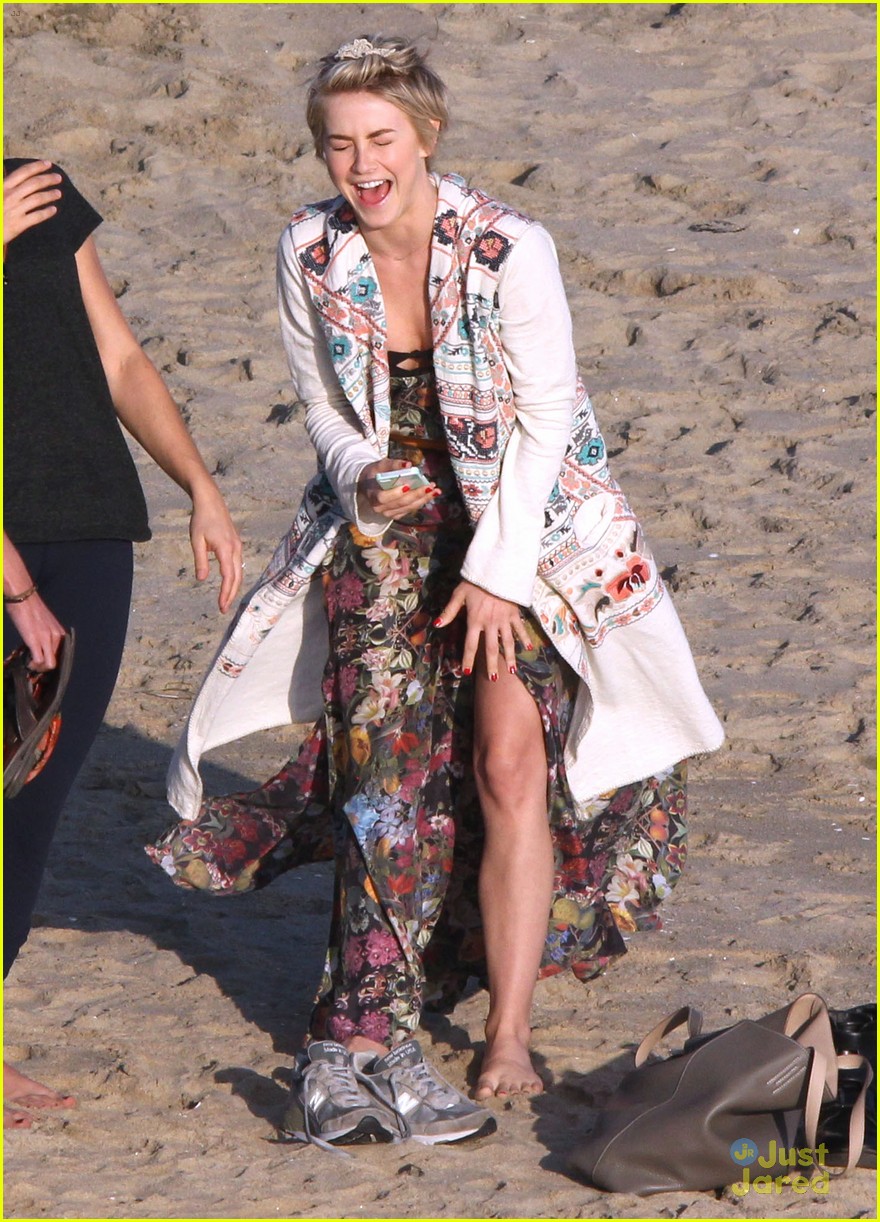 Julianne Hough: Puppy Kisses in Manhattan Beach!