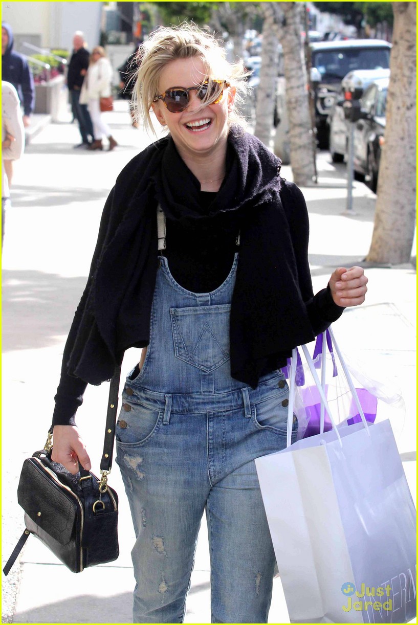 Julianne Hough: Overalls For Sunday Brunch
