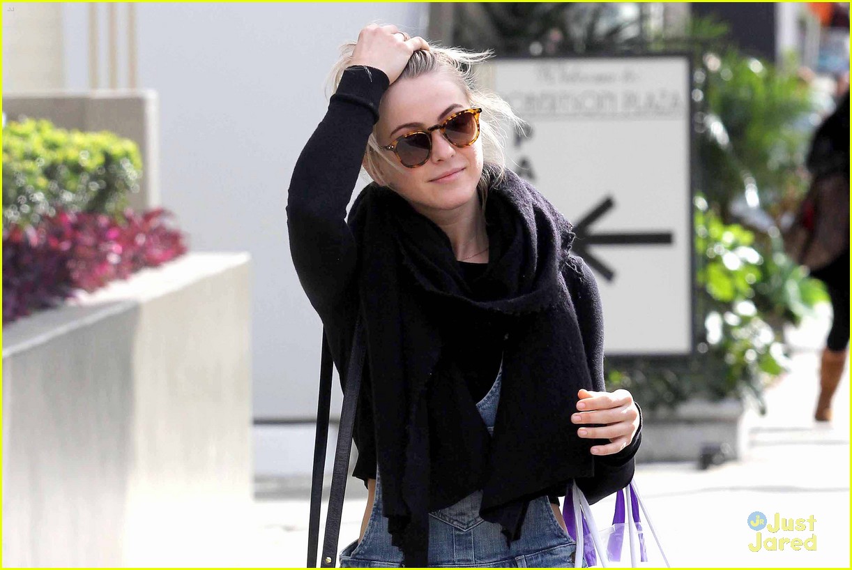 Julianne Hough: Overalls For Sunday Brunch
