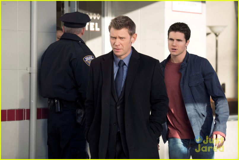 Robbie Amell: All-New 'Tomorrow People' Tonight!
