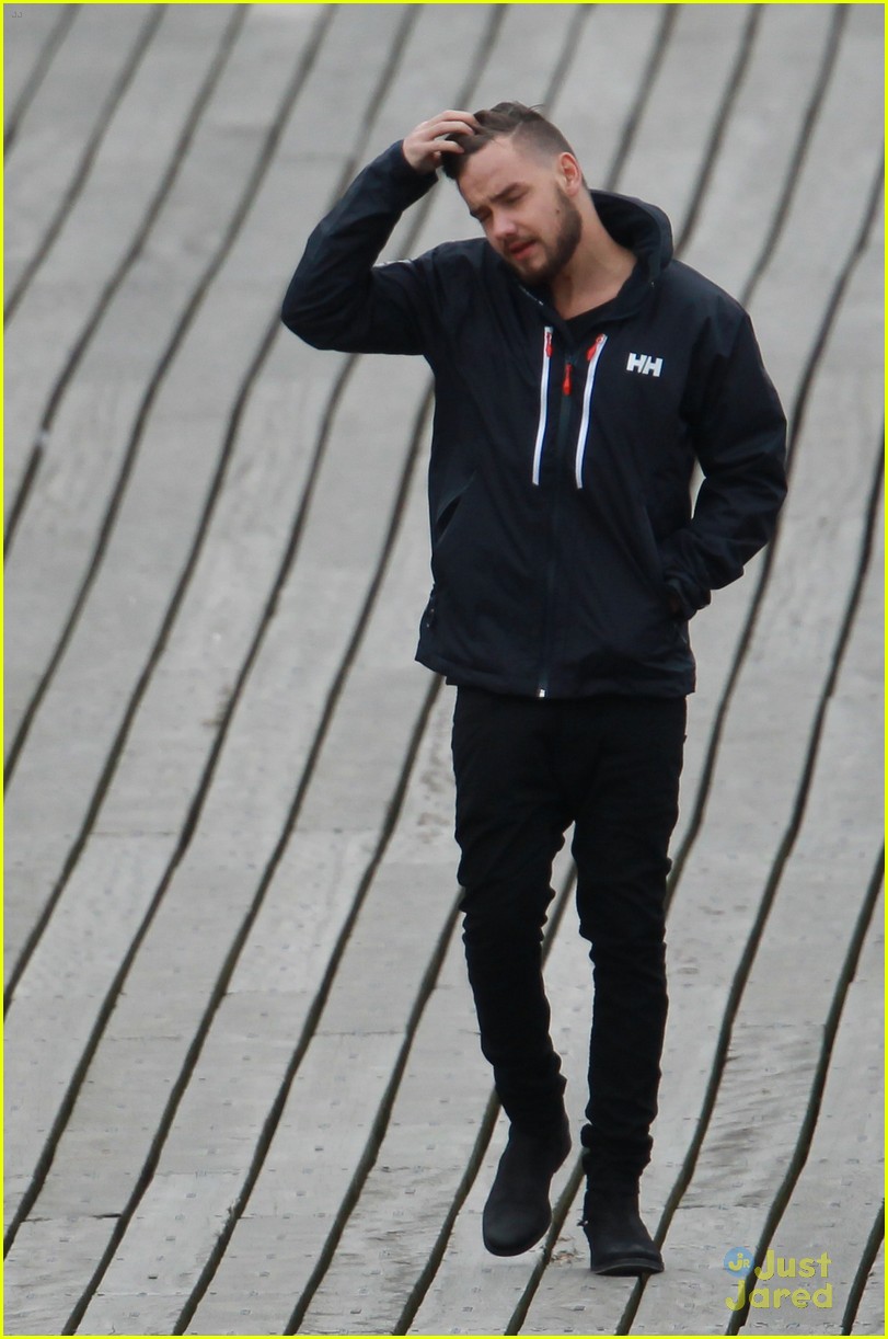 One Direction Take Over Clevedon Pier for Video Shoot