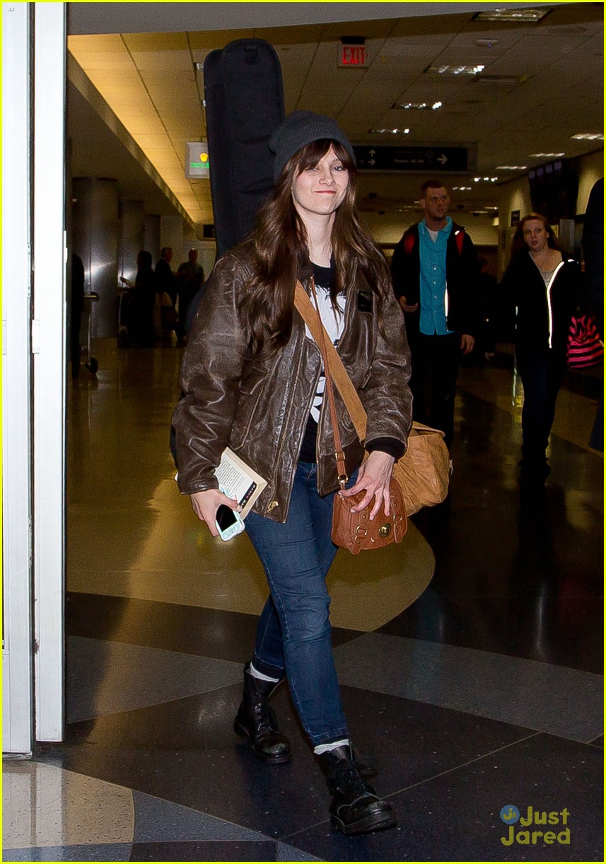 Aubrey Peeples Flies the Skies During New 'Nashville' Episode