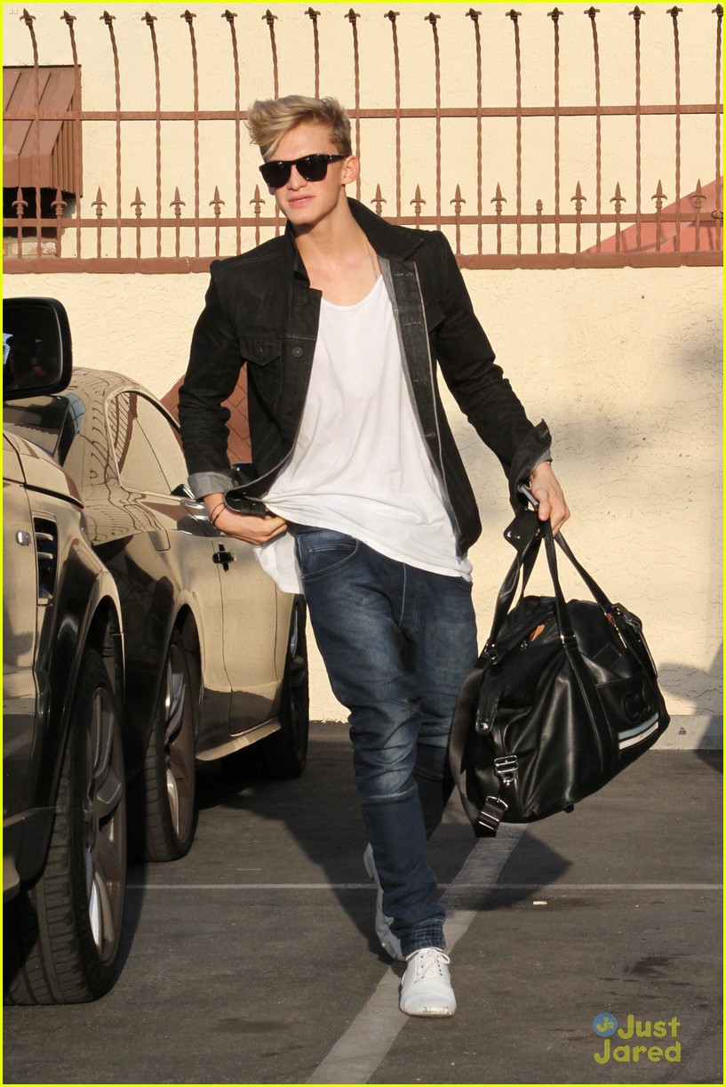 Cody Simpson: Dance Practice After 'Surfboard' Performance for We Day Seattle