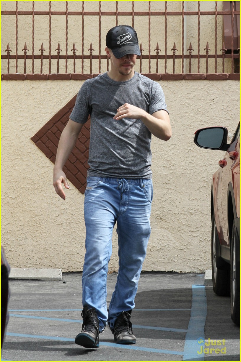 Derek Hough Boasts Swing with Amy Purdy for 'DWTS': 'We're Doing Lifts'!
