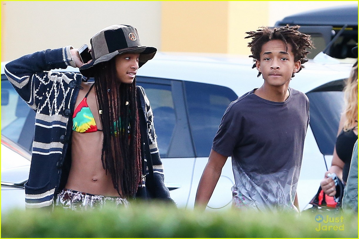 Kylie Jenner Hits Up Sugarfish Sushi with Willow and Jaden Smith