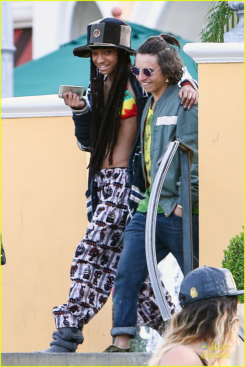 Kylie Jenner Hits Up Sugarfish Sushi with Willow and Jaden Smith