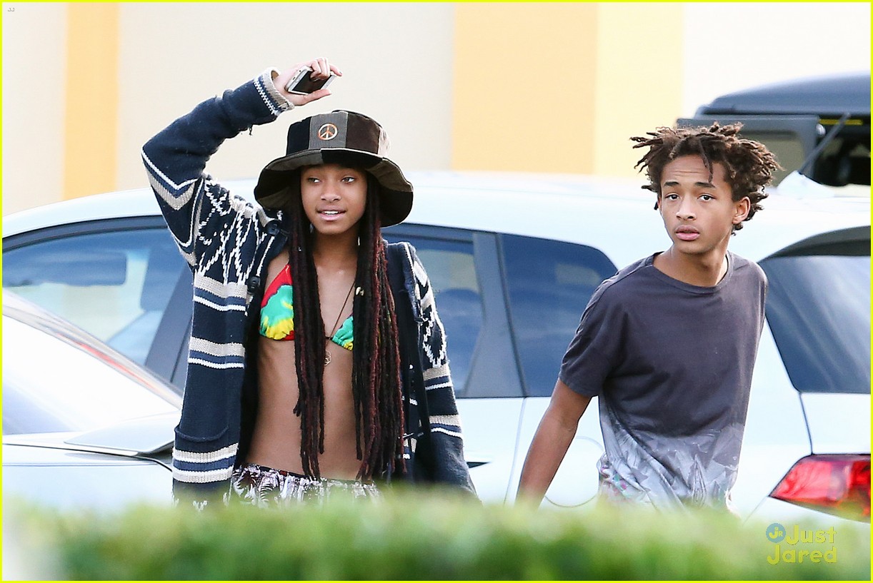 Kylie Jenner Hits Up Sugarfish Sushi with Willow and Jaden Smith