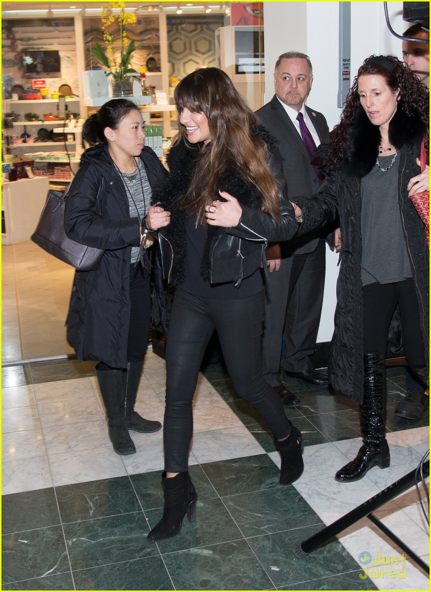Lea Michele: 'Louder' CD Signing In New Jersey!