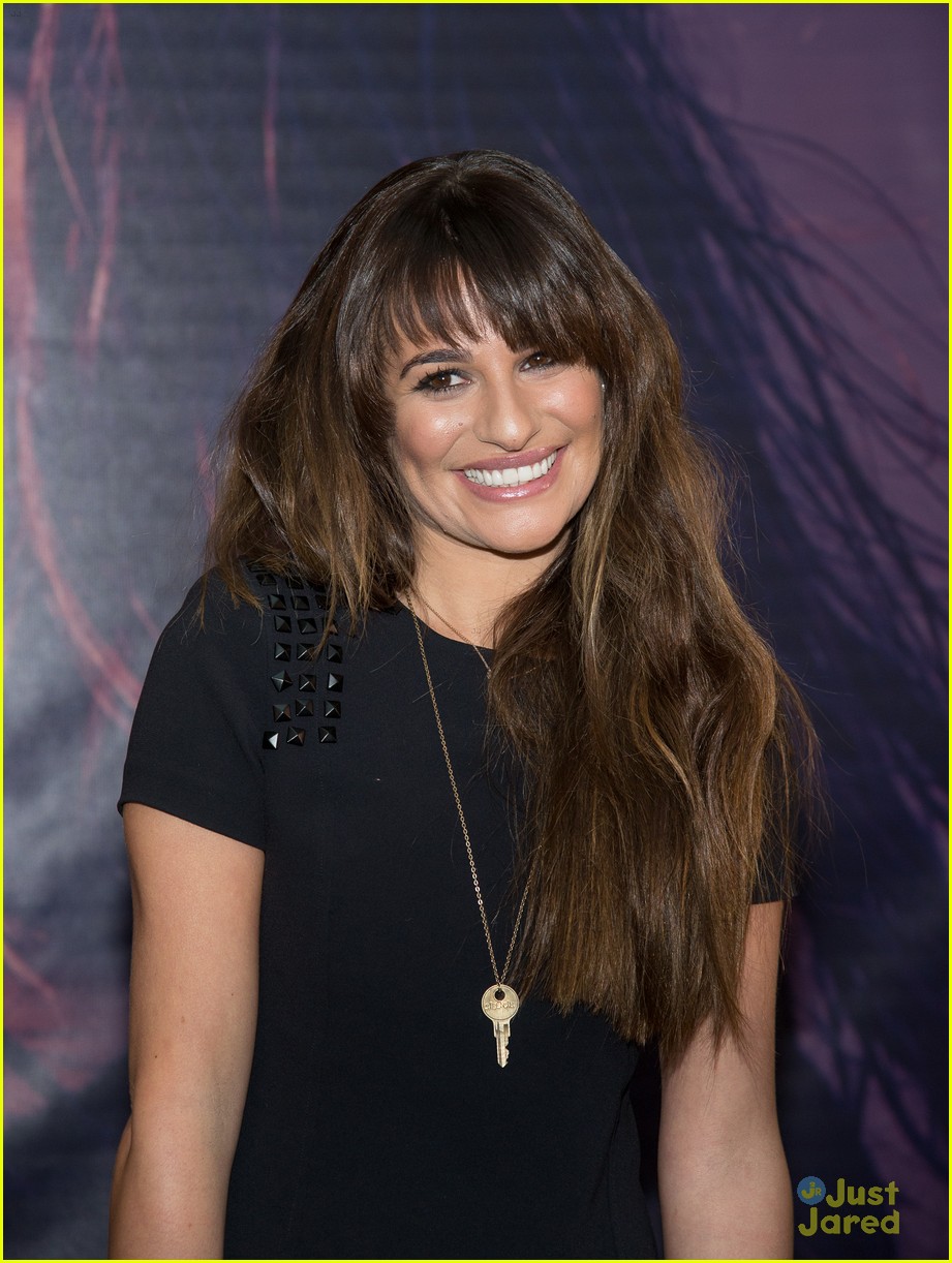 Lea Michele: 'Louder' CD Signing In New Jersey!