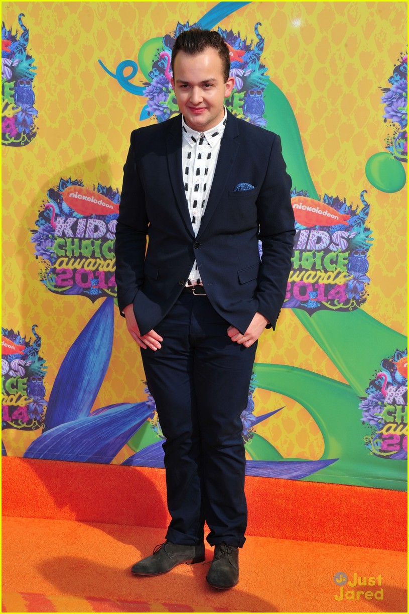 Piper Curda & Every Witch Way Cast - Kids' Choice Awards 2014!