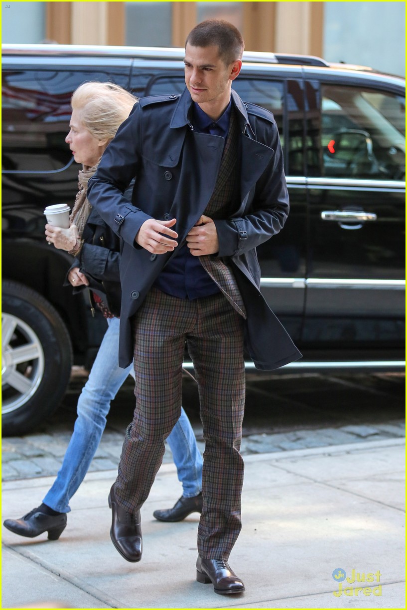 Andrew Garfield & Emma Stone Wear Matching Oufits for 'Good Morning America'
