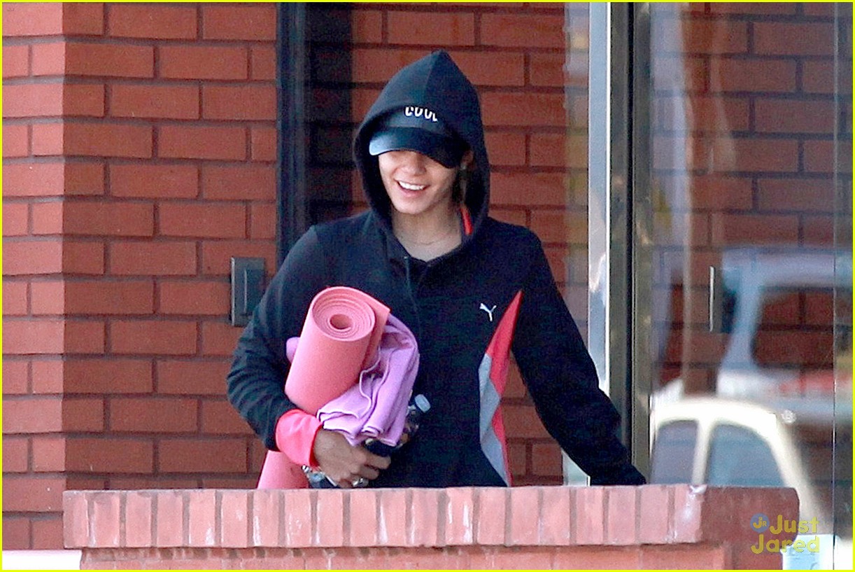 Vanessa Hudgens on Selena Gomez: 'Beautiful, Talented...'