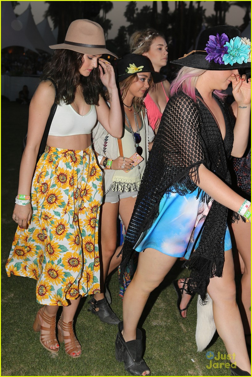 Sarah Hyland is Boho Chic at Coachella 2014!