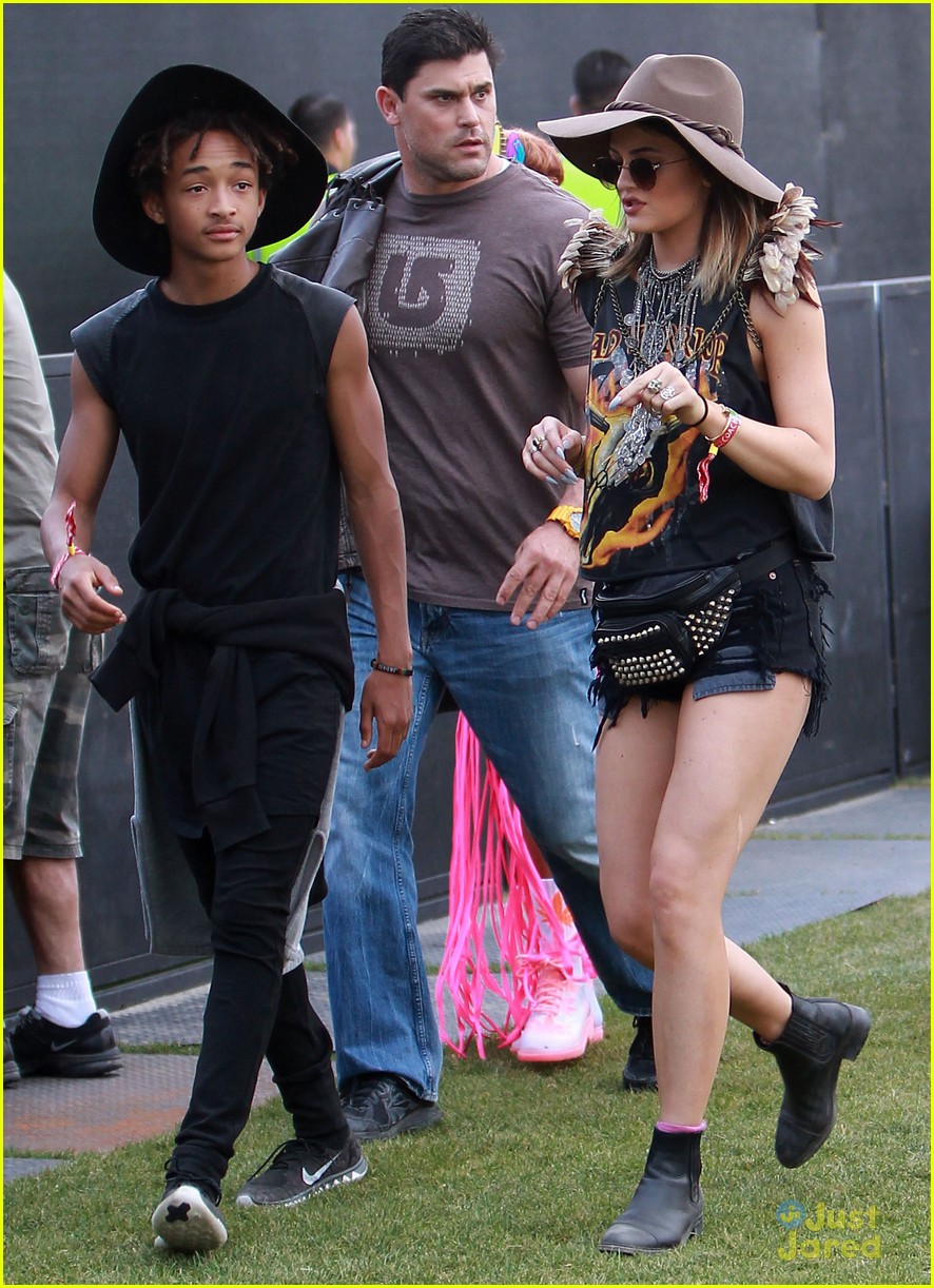 Kendall & Kylie Jenner Hang Out with Willow & Jaden Smith at Coachella!