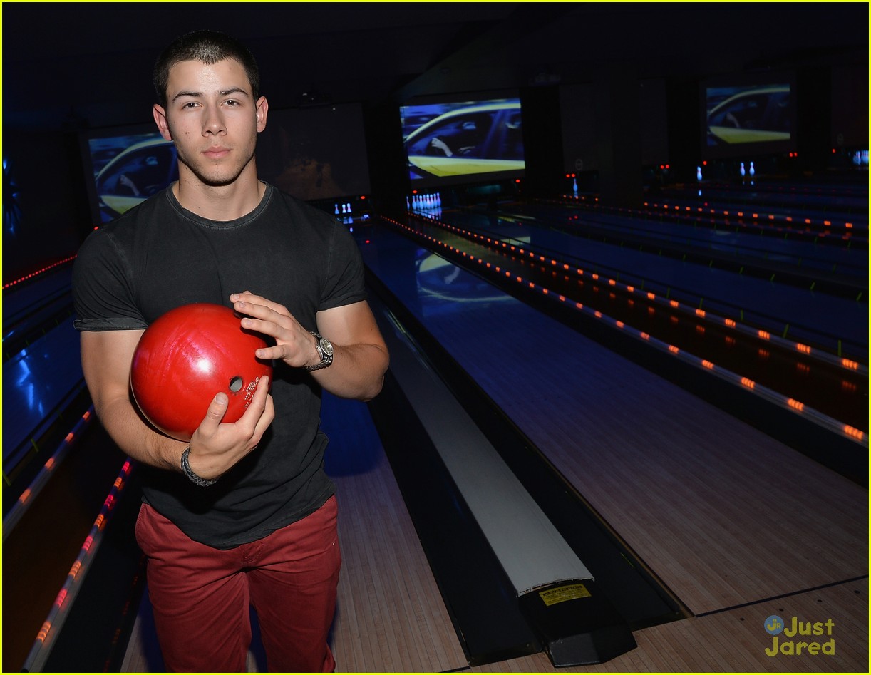 Nick & Joe Jonas: Bowling With Best Buddies!