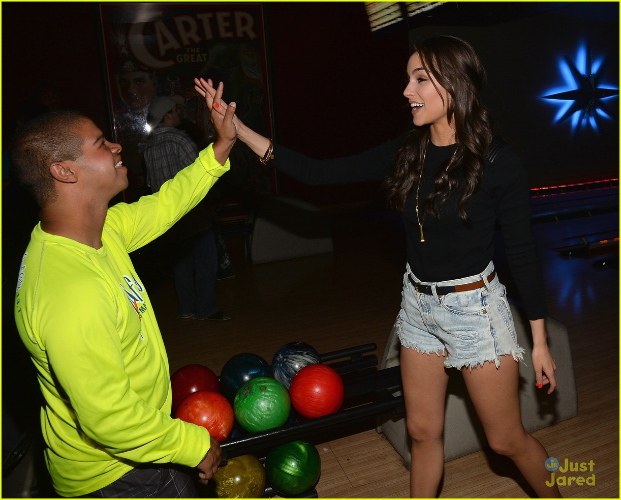 Nick & Joe Jonas: Bowling With Best Buddies!