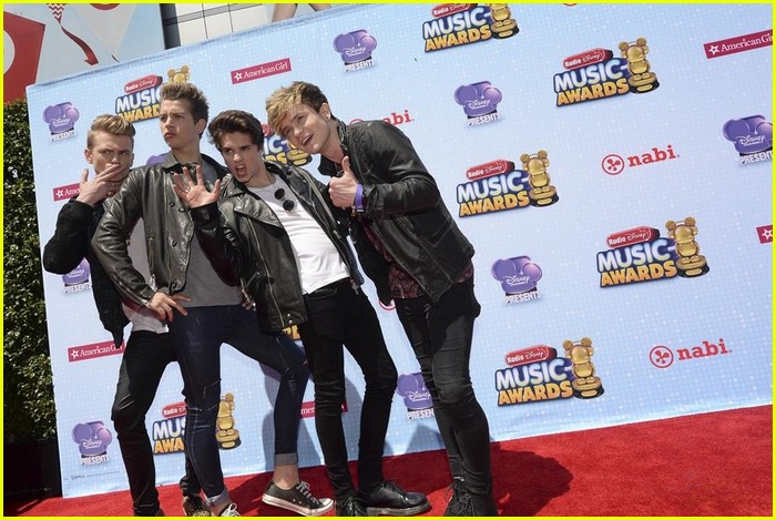 The Vamps & Emblem3 Rule The Red Carpet at RDMAs 2014