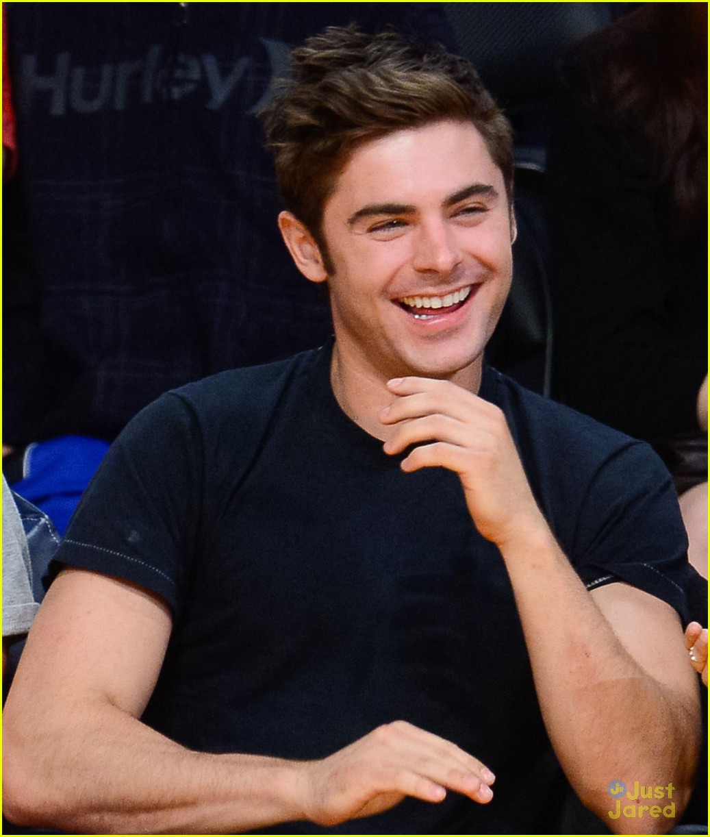 Zac Efron Attends Lakers Game with Halston Sage!
